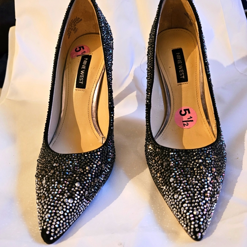 Point toe heeled